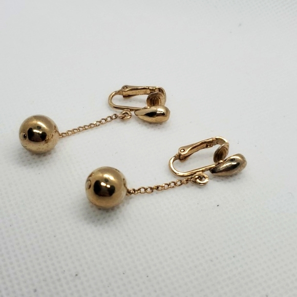 Vintage Sarah Coventry Clip-on Earrings - Picture 1 of 3
